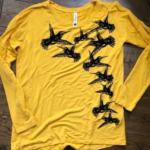 Kensie humming bird top